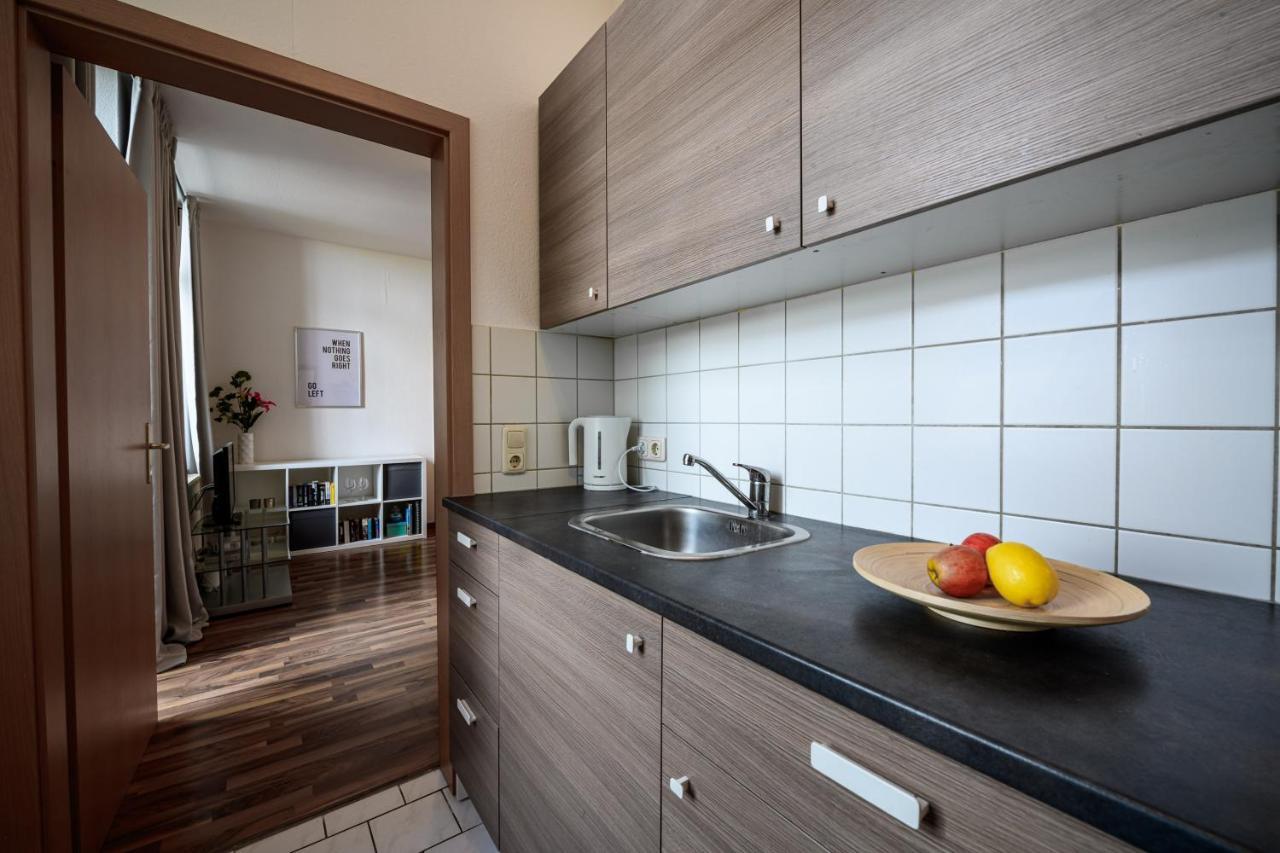Helle Wohnung In Sudenburg Mit Balkon - Wlan, 4 Schlafplaetze Magdeburgo Esterno foto